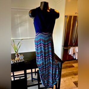 Gorgeous maxi dress by Gilli- size S